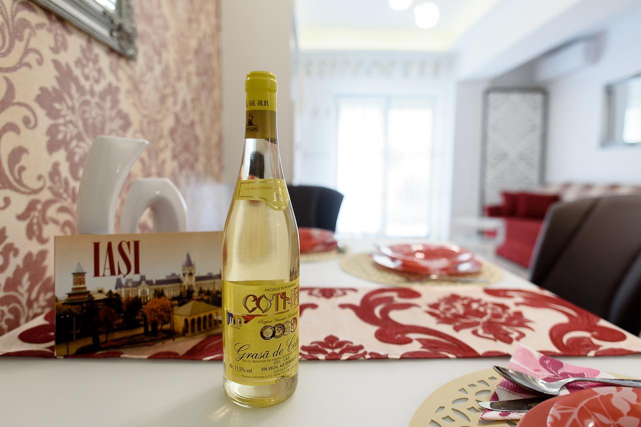 Carla'S Apartment, Airport & Train Station Shuttle Яш Екстериор снимка