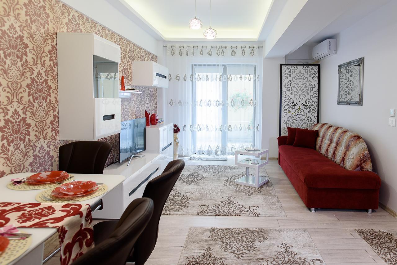 Carla'S Apartment, Airport & Train Station Shuttle Яш Екстериор снимка