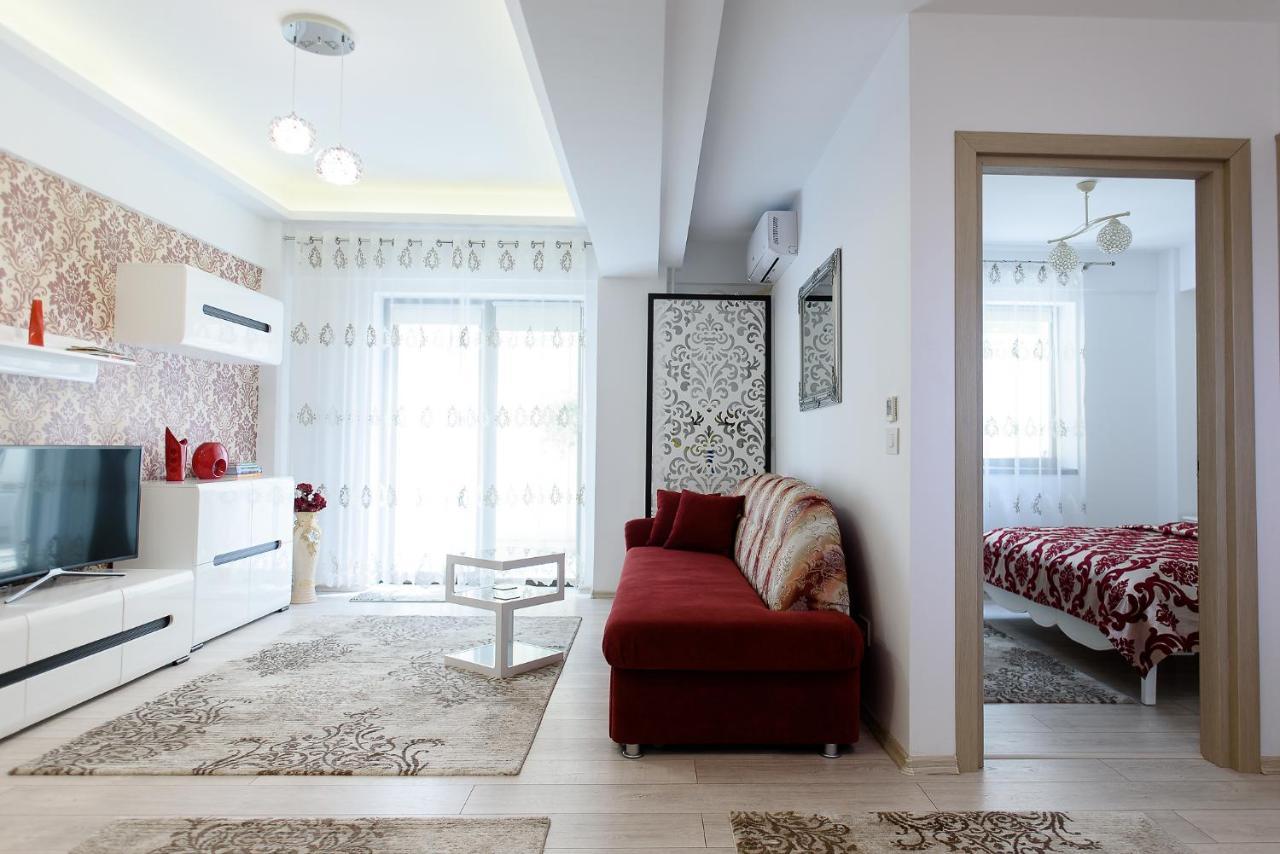 Carla'S Apartment, Airport & Train Station Shuttle Яш Екстериор снимка